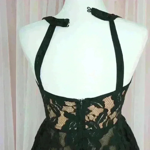 Mini Lace Puffy Dress - Picture 7 of 7